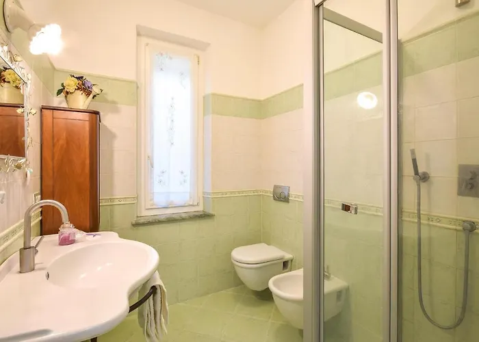 3 Bedroom Amazing In Lägenhet