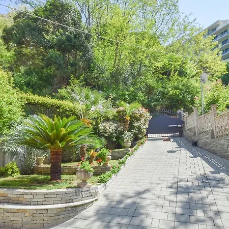 3 Bedroom Amazing In Appartement *