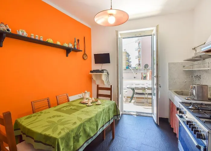 شقة 3 Bedroom Amazing In جنوة